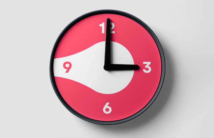 Distrilink-branded clock